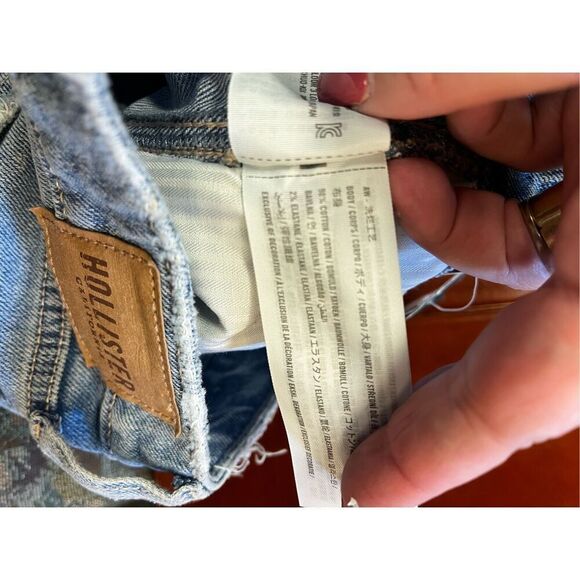 Hollister Curvy Ultra High Rise Distressed Mim Jeans sz 23S NWT - Picture 7 of 7